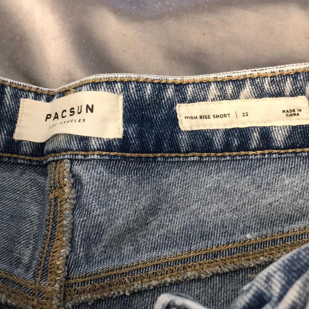 PacSun HighRise Light Wash Distressed Shorts - Picture 2 of 3